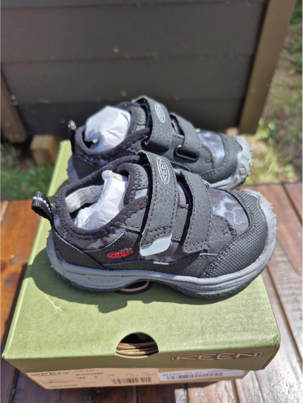 Keen Speed Hound Comfort Easy On Traction Sneaker Black Camo 5T Toddler Shoes - Picture 3 of 7